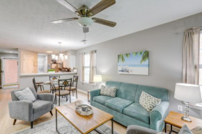 Southern Charm Condo with Pool about 4 Mi to Broadway!